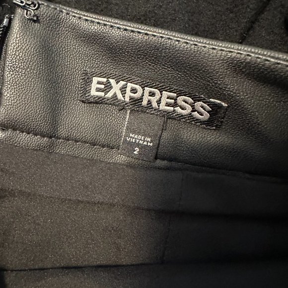 Express Houndstooth and Faux Leather Pencil Skirt - size 2 - Picture 2 of 2